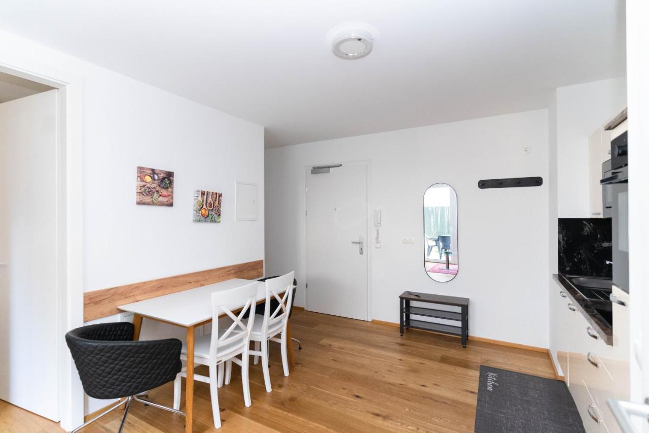 Modern Apartment With Tiny Garden Near City Center เวียนนา ภายนอก รูปภาพ