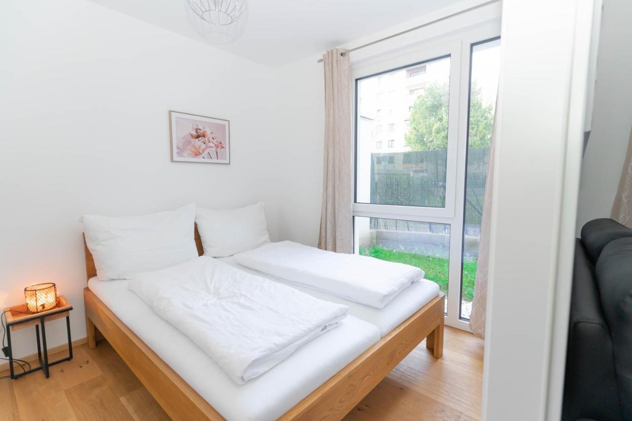 Modern Apartment With Tiny Garden Near City Center เวียนนา ภายนอก รูปภาพ