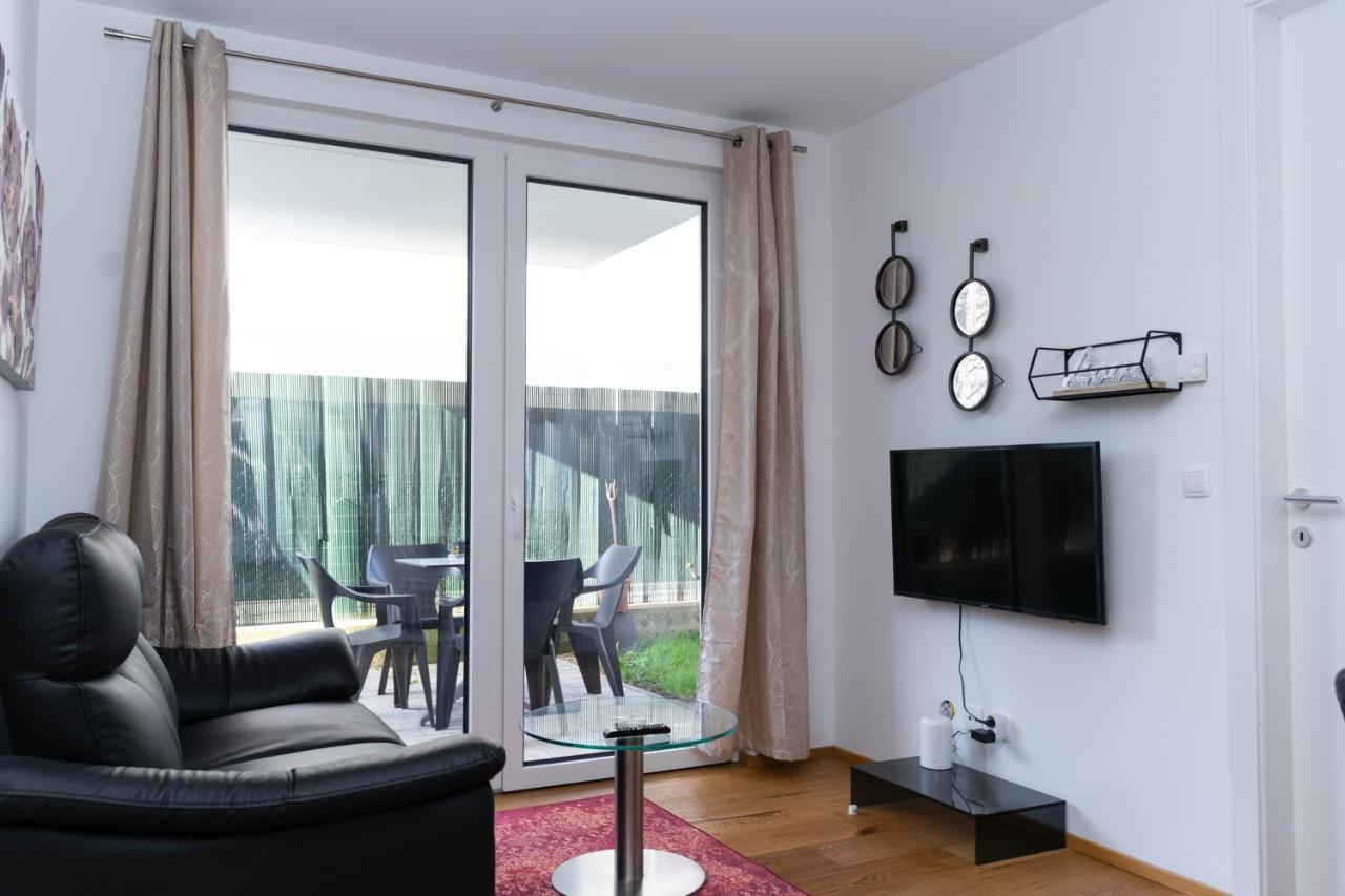Modern Apartment With Tiny Garden Near City Center เวียนนา ภายนอก รูปภาพ