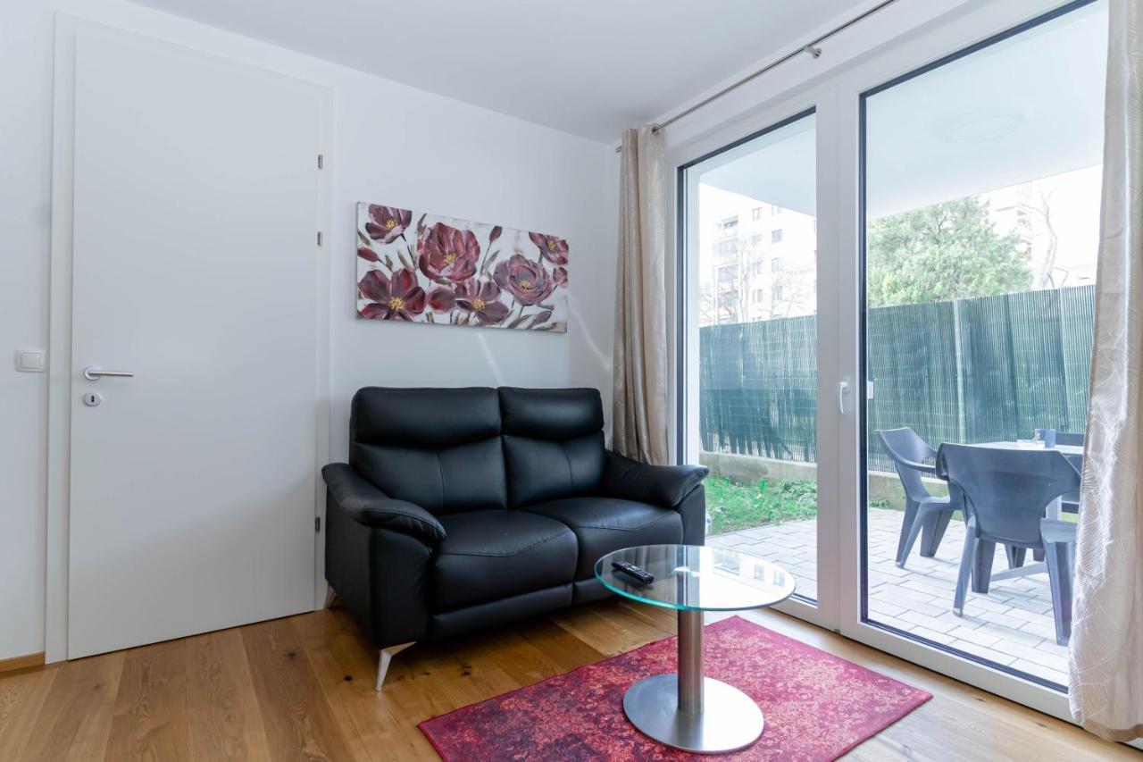 Modern Apartment With Tiny Garden Near City Center เวียนนา ภายนอก รูปภาพ
